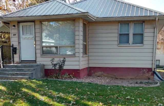 Upstairs Duplex Delight  $400 Credit for 1st Month's Rent photos photos