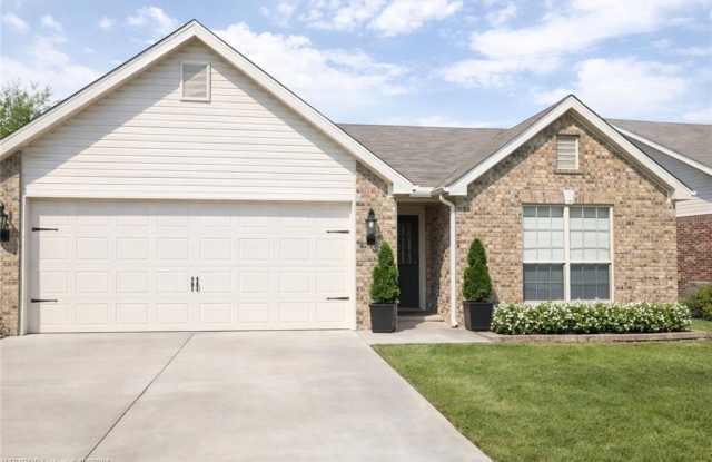 6414 Huntington CT photos photos