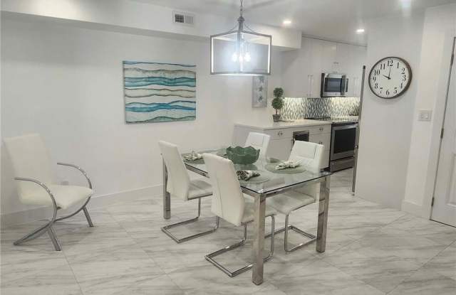3000 Gulf Shore Blvd N Gallery 3