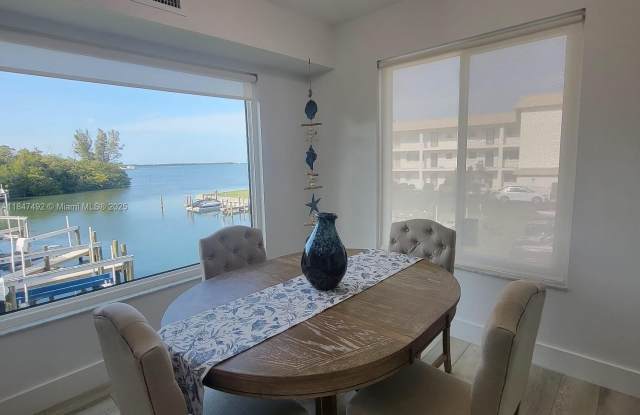 3320 GULF OF MEXICO DR photos photos