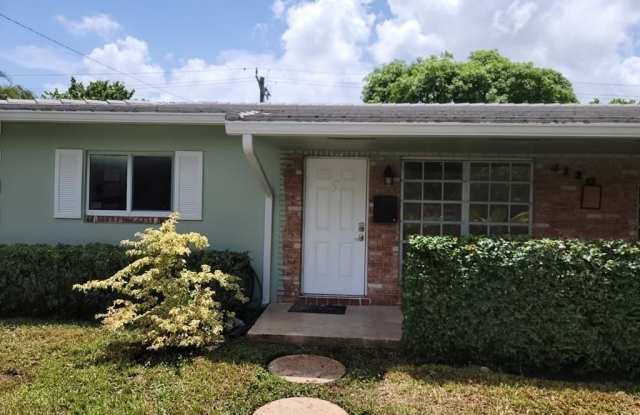4120 Woodside Dr photos photos