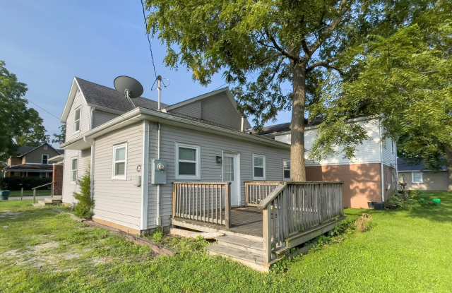 PRELEASING for AUGUST! Close to Campus photos photos