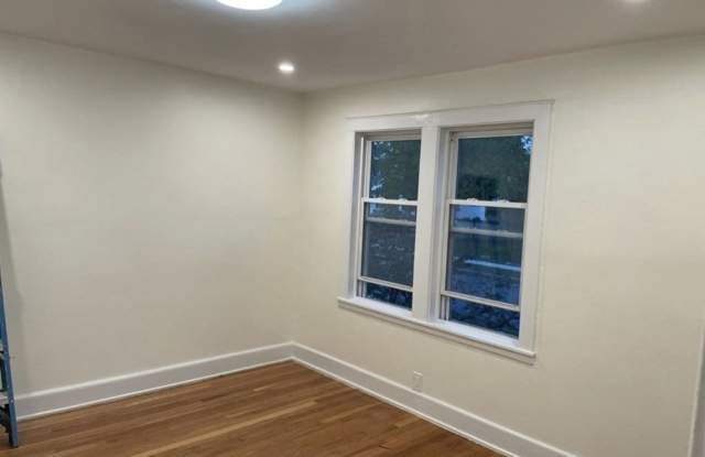 100 Ruggles St Gallery 4