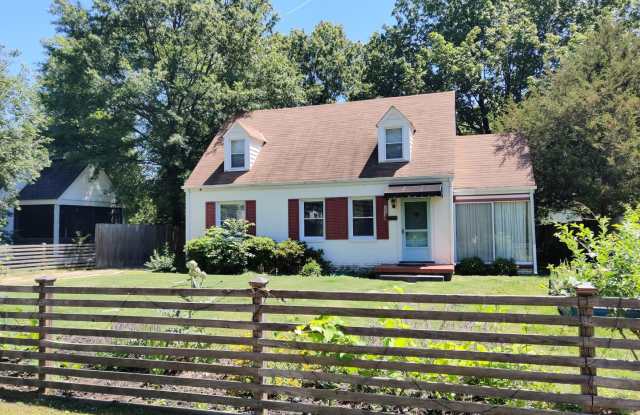 3 bedroom home with a detached garage photos photos