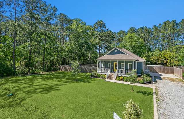 FULLY FURN LEASE/MOST UTILITIES, LAWNCARE & POOL MAINT INCLUDED! ACRE LOT W/ WORKSHOP! Gallery 3