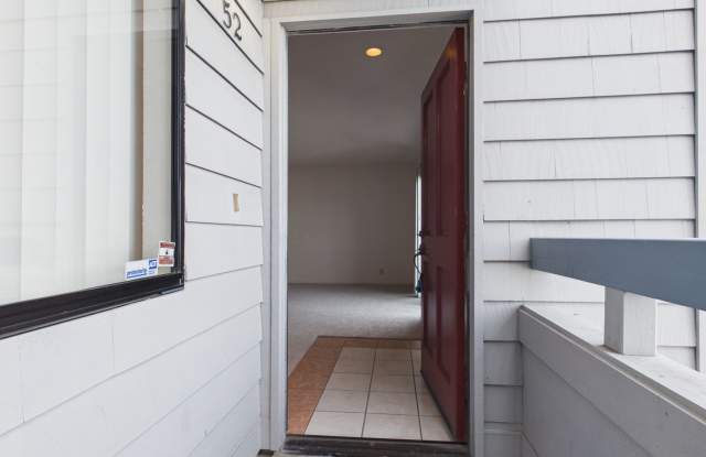 Marina Peninsula Point Condo 2 Bed 2 Bath now available for rent Gallery 4