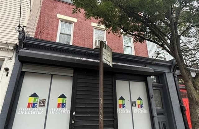 389 Van Duzer Street Gallery 3
