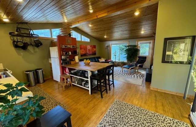 WOOF WOOF!  Come enjoy this pet friendly 3 Bedroom Breckenridge Home!  Hiking Trails and a Clubhouse!  Year Lease photos photos