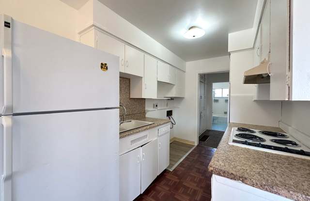 2 Bedroom Duplex Close to Midtown! Gallery 3