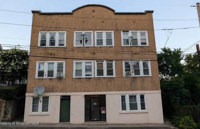 914 W Lackawanna Avenue photos photos