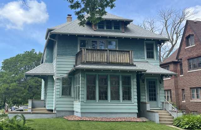 2028 East Newport Avenue photos photos