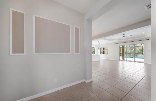 4804 BOSTON COMMON Glen Gallery 2