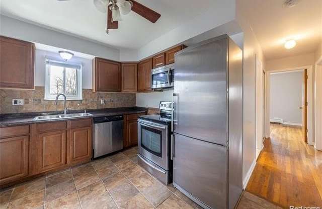 100 W Hickory Grove Road Gallery 4