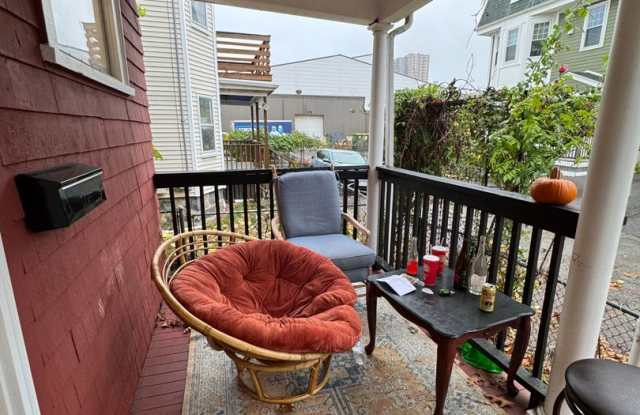 Townhouse perfect for "Socially Inclined" Students.  Get $1,000 upon closing!   TV's & mini-fridges in every bedroom photos photos