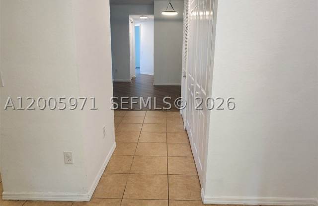 3600 Oaks Clubhouse Dr Gallery 3