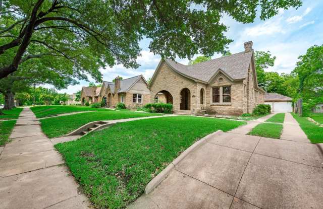 Charming 1930s home! Updated! - 1423 Hollywood Avenue, Dallas, TX 75208