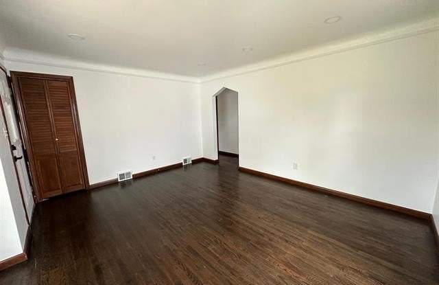1829 Academy Street Gallery 4