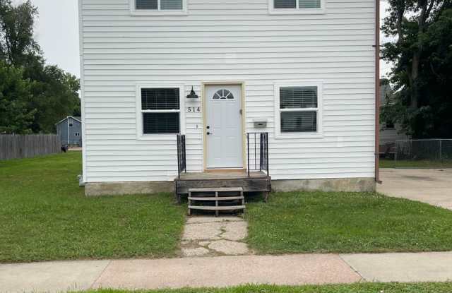 3 bed 2 bath newly remodeled single family home near downtown! Gallery 3