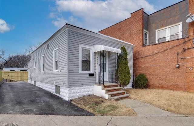 4924 Pearl Road photos photos