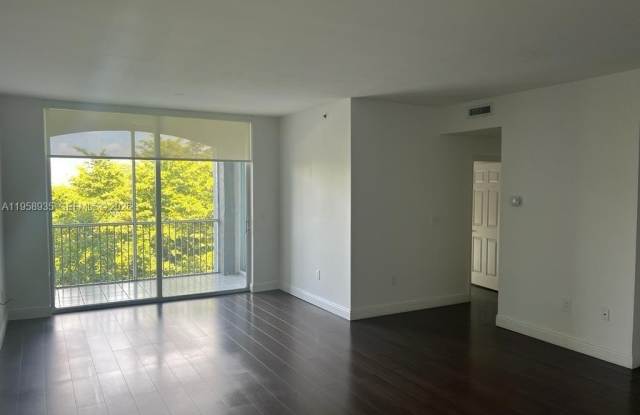 9725 NW 52nd St photos photos