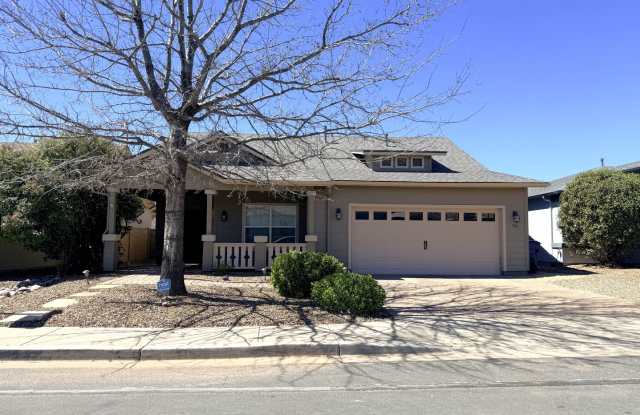Adorable 3 Bedroom - 2 Bath - 2 Car Garage in Quailwood photos photos