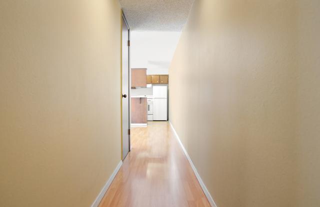 Spacious Loft-Style Unit Across from Fairwood Shopping Center photos photos