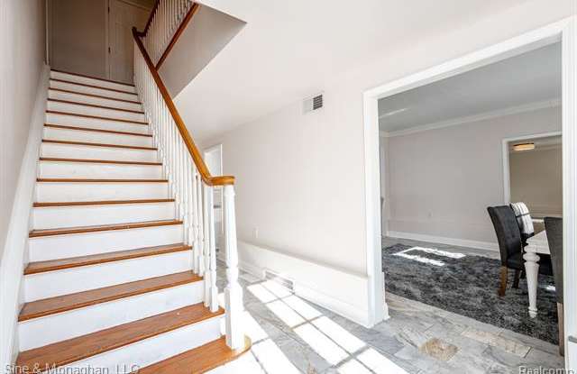 16355 E JEFFERSON Avenue Gallery 4