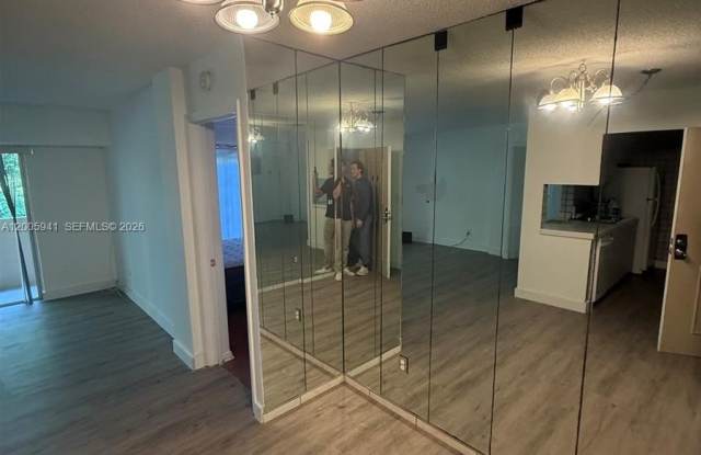 2201 Brickell Ave photos photos
