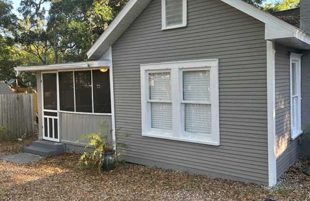 Beautiful 1 bedroom 1 bath bedroom bungalow in Lakeland photos photos