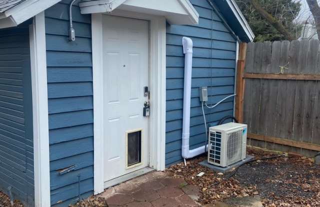 Beautiful Cottage Studio in desirable NW Boise, with its own yard! - 3304 36th Street, Boise, ID 83703