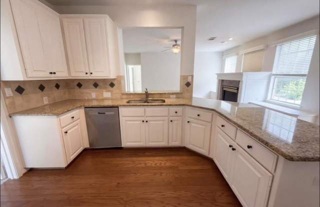 5400 Ketch Ct 70L Rd Gallery 4