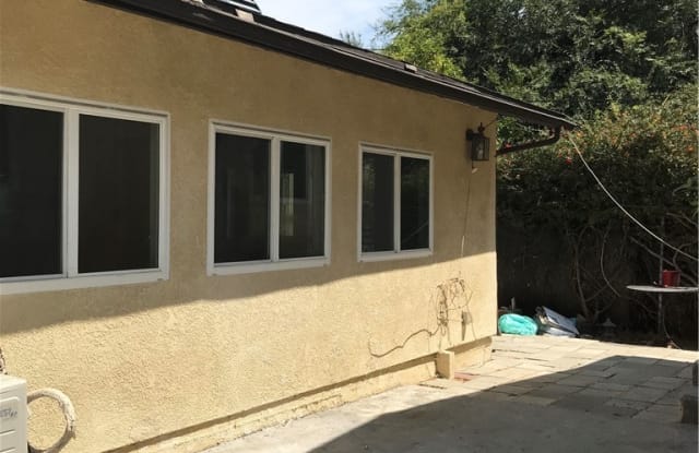 4956 Loma Avenue Gallery 4