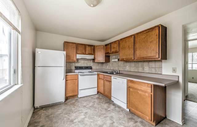 18 E. Rock Creek Manor Gallery 1