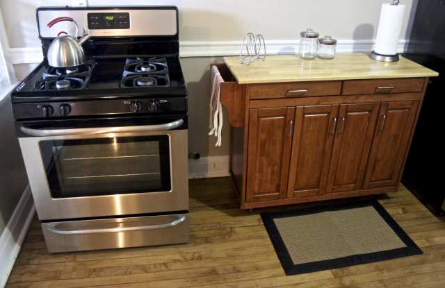 3739 West Diversey Avenue - Attic Gallery 3
