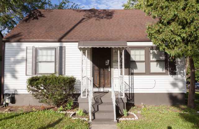 3 - BDRM, 1 - BATH home - 1201 Edwin C. Moses Blvd photos photos
