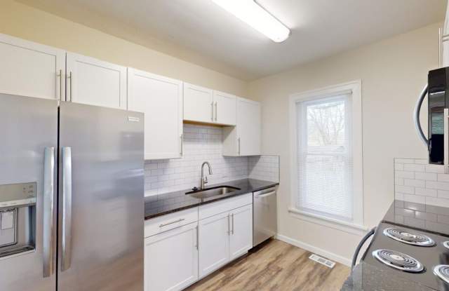 6 BEDROOMS + 3.5 FULL BATHROOMS Single Family House Available August 20, 2026! Schedule to see it today! - 131 East Northwood Avenue, Columbus, OH 43201