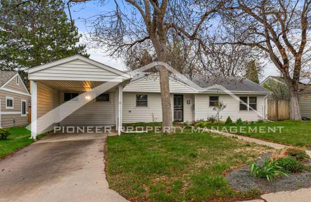 Spacious Home with Fenced Yard and Washer/Dryer photos photos