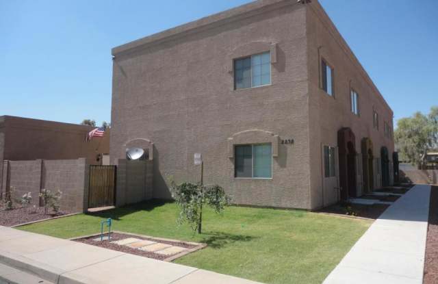 2838 E Tracy Ln Unit 3 - 2838 East Tracy Lane, Phoenix, AZ 85032
