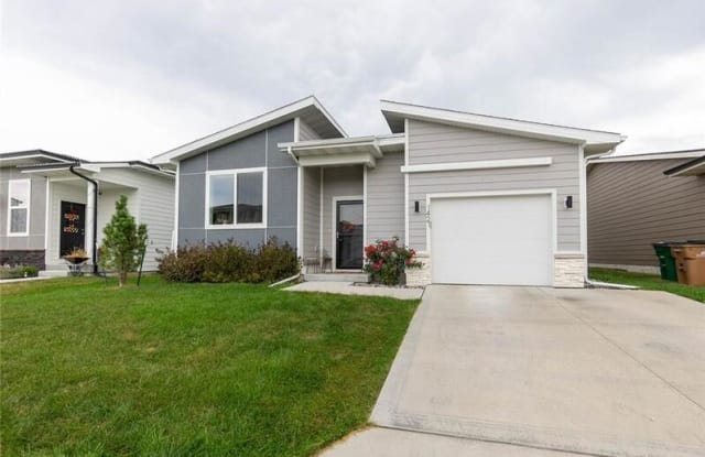 1421 NE Little Beaver Dr - 1421 Northeast Little Beaver Drive, Grimes, IA 50111