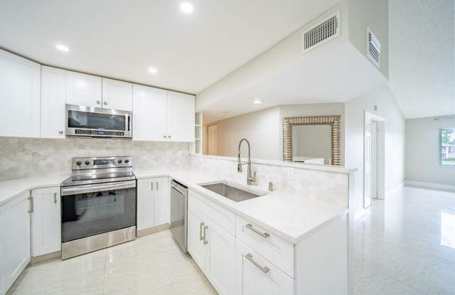 13810 Oneida Drive C2, Delray Beach, FL 33446 photos photos