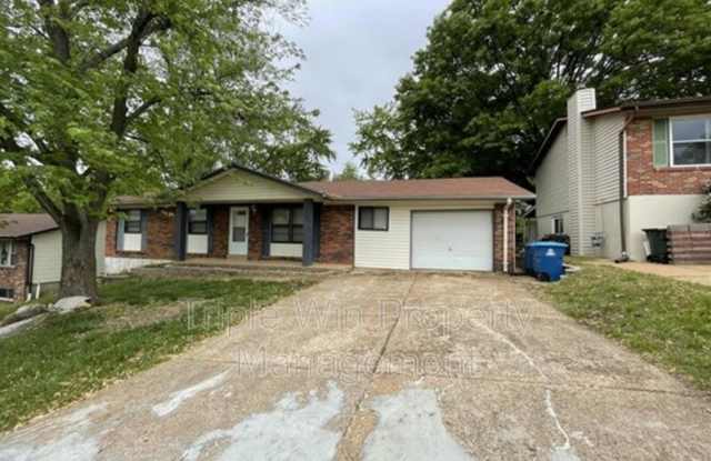 2733 Tiara Dr - 2733 Tiara Drive, Arnold, MO 63010