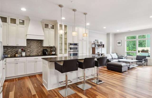 875 Lake Street - 875 Lake Street East, Wayzata, MN 55391