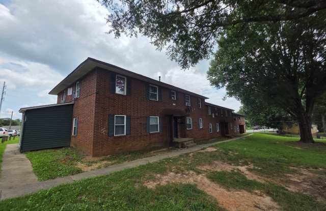 Cambridge Apartments | 605 W. 23rd Street Apt A photos photos