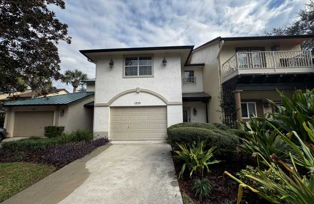 1233 Avenida De Las Casas - 1233 Avenue De Las Casas, Lady Lake, FL 32159