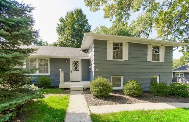 5205 West 79th Street - 5205 West 79th Street, Prairie Village, KS 66208