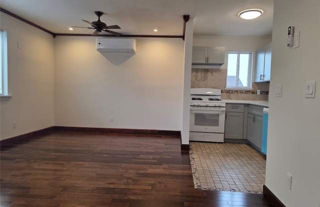 125 Whiteplains Road photos photos