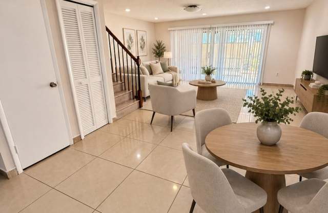 3340 SIMMS , HOLLYWOOD, FL 33021 Gallery 4
