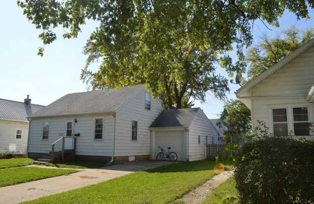 117 N Franklin - 117 North Franklin Avenue, Ames, IA 50014