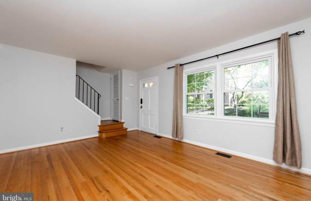 1544 BROOKSHIRE COURT Gallery 3
