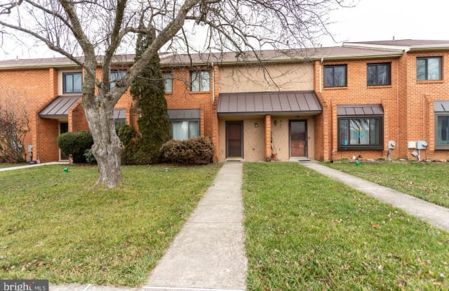 118 CAERNARVON COURT - 118 Caernarvon Court, Lionville, PA 19341